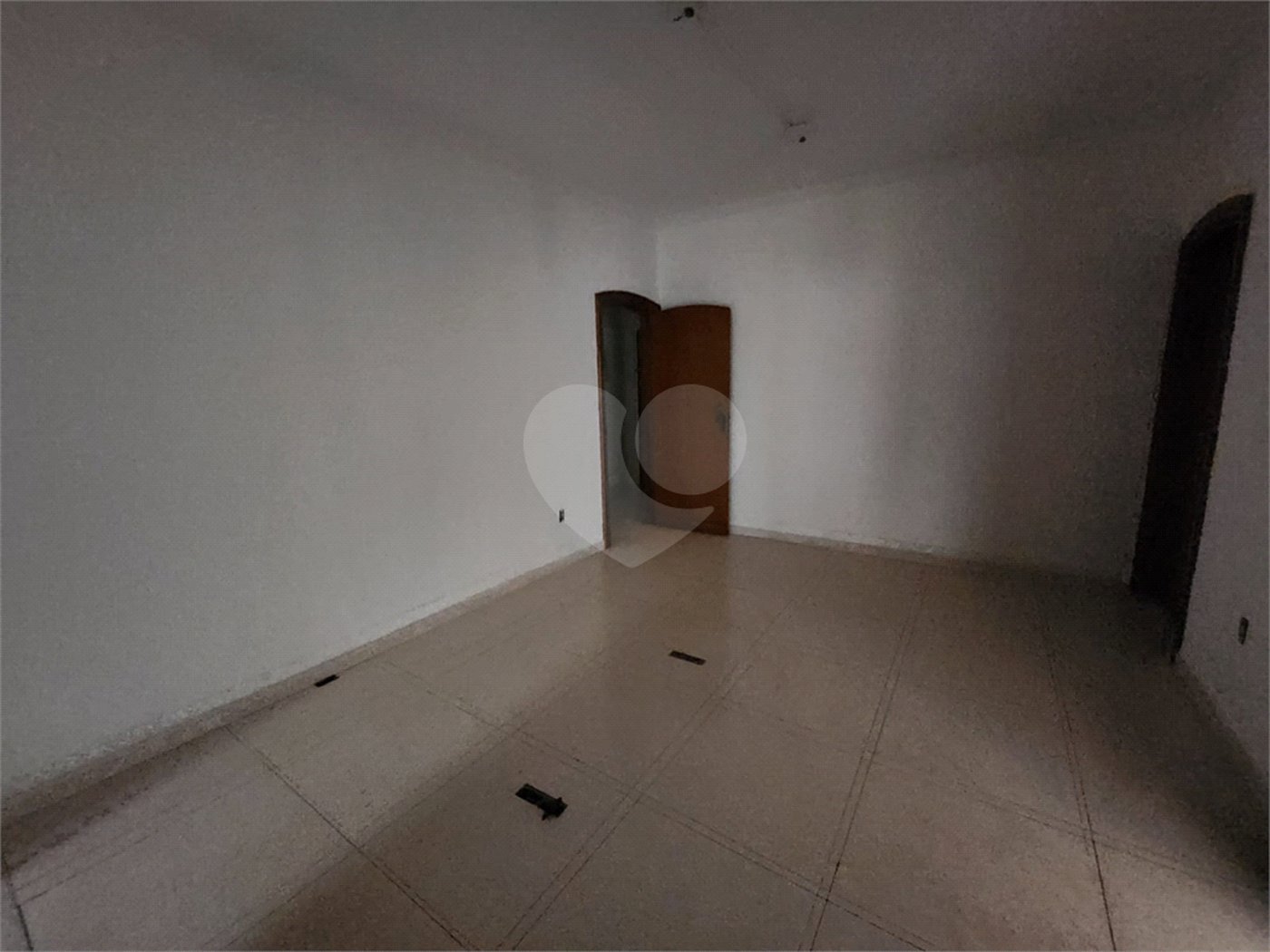 Sobrado à venda ou para alugar com 4 quartos, sendo 2 suítes, no Centro, Araraquara, SP
