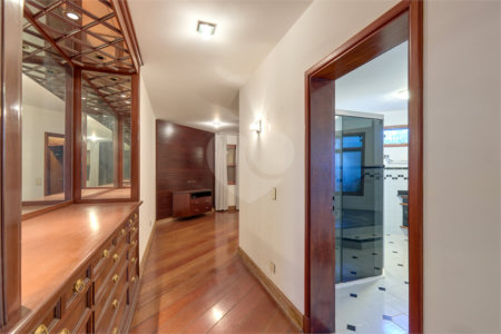 Sobrado à venda com 5 quartos, sendo 3 suítes, em Jardim dos Estados, São Paulo, SP