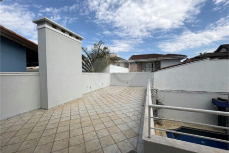 Casa à venda com 5 quartos, sendo 3 suítes, no condomínio Granja Olga III, Sorocaba - SP