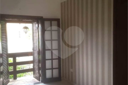 Casa à venda com 4 quartos, sendo 1 suíte,  em Vila Suissa, Mogi das Cruzes, SP