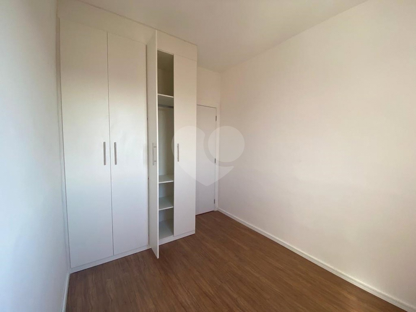 Apartamento à venda ou para alugar com 2 quartos, sendo 1 suíte, em Condomínio Granja Viana Ii, Cotia, SP