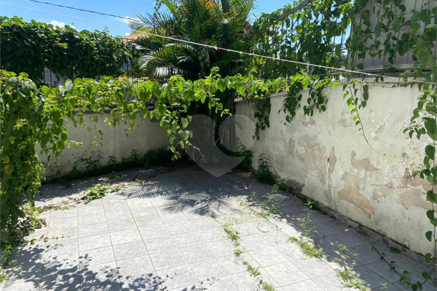 Sobrado à venda com 3 quartos, sendo 1 suíte, em Parque Maria Domitila, São Paulo, SP