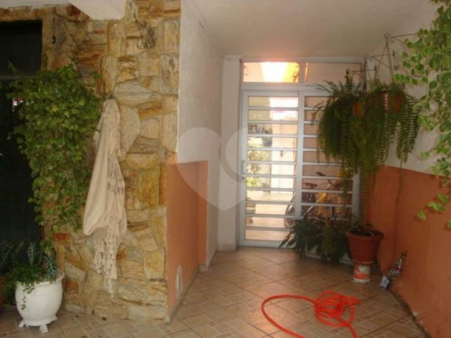 Sobrado à venda com 3 quartos, sendo 2 suítes,  em Vila Gustavo, São Paulo, SP