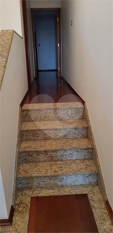 Sobrado à venda com 4 quartos, sendo 1 suíte,  em Olímpico, São Caetano do Sul, SP