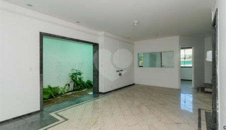 Casa à venda com 3 suítes em Santana, São Paulo, SP