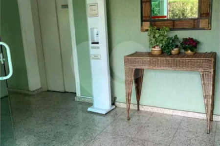 Apartamento em Atibaia com 2 dormitórios (1 suíte), 1 vaga de garagem, elevador, área de lazer com piscina