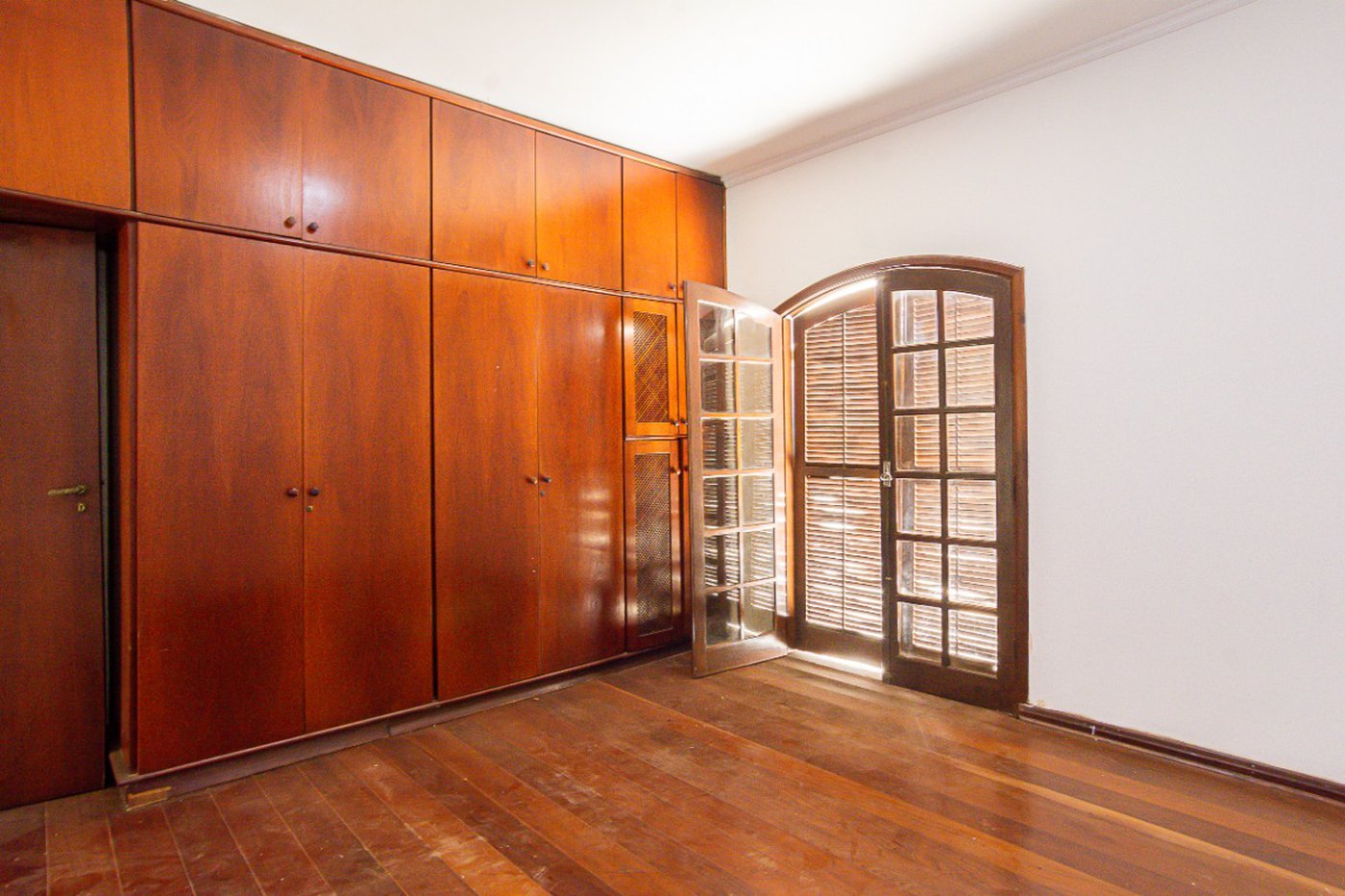 Sobrado à venda 187m² com 5 quartos, sendo 2 suítes, em Conjunto Residencial Butantã próximo à USP