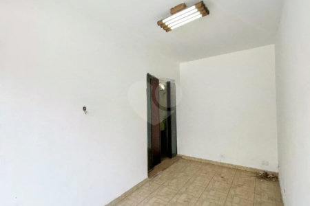 Sobrado com 400m² , 3 dormitórios , sendo 2 suítes , 3 vagas , à venda no centro de Santo André.