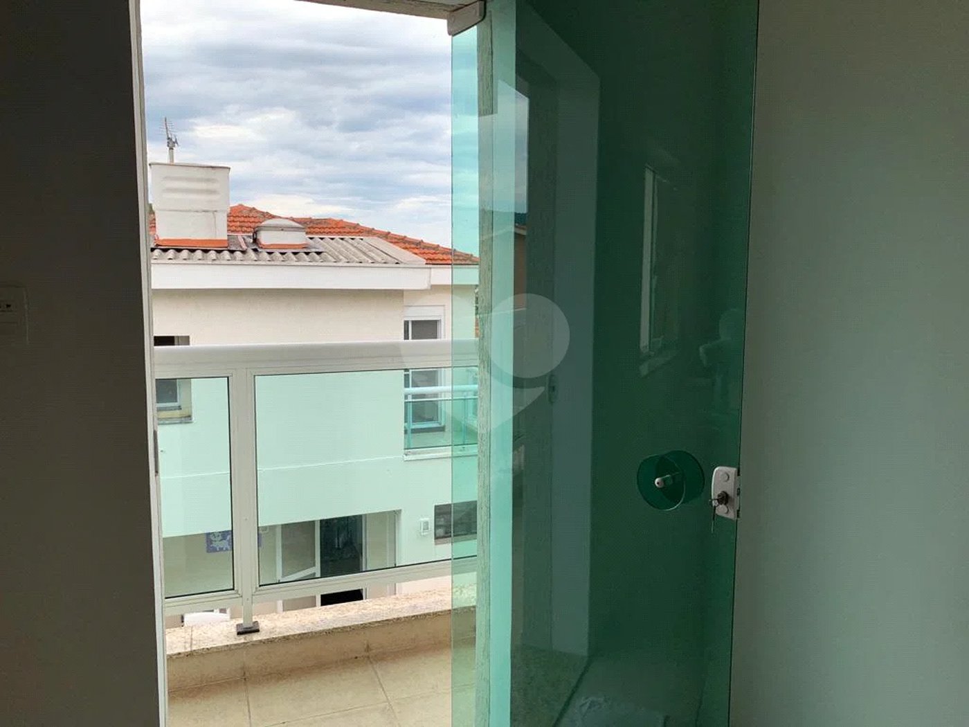Excelente sobrado com piscina e churrasqueira