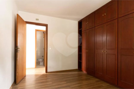 Casa à venda com 4 quartos, sendo 1 suíte, em Vila Tiradentes, São Paulo, SP