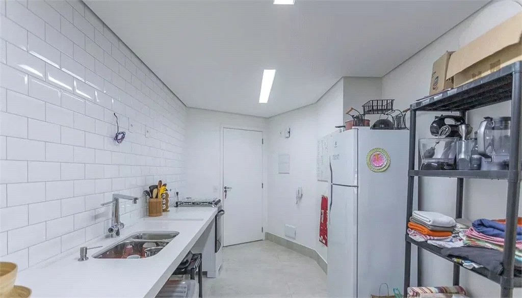 Apartamento à venda com 3 quartos, sendo 1 suíte, em Vila Anastácio, São Paulo, SP