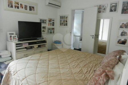 Casa à venda com 3 quartos, sendo 1 suíte, em Brooklin, São Paulo, SP