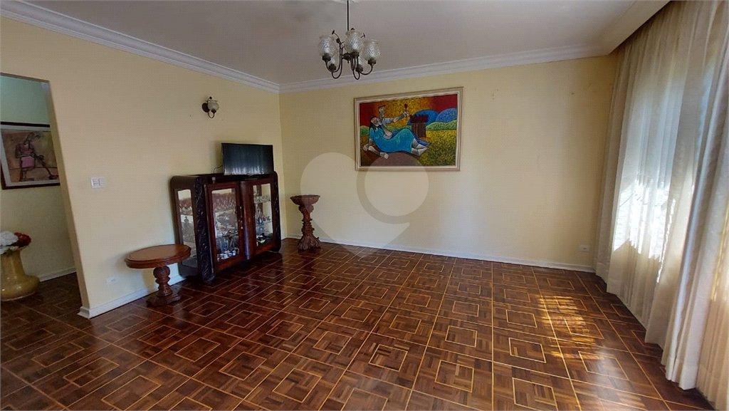 Casa à venda com 4 quartos, sendo 2 suítes, em Jardim São Caetano, São Caetano do Sul, SP