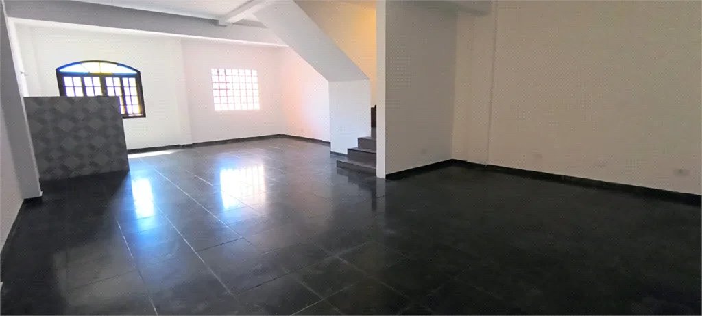 Sobrado à venda com 3 quartos, sendo 2 suítes, em Jardim Ivana, São Paulo, SP