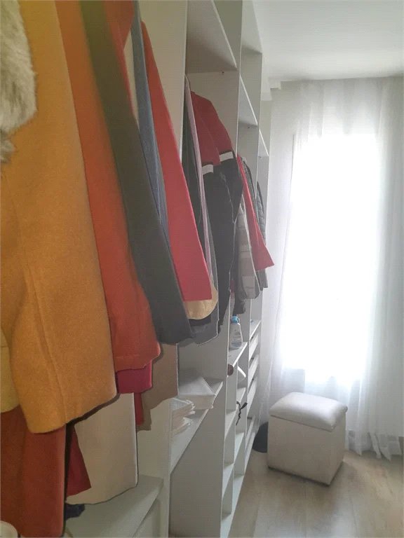 Casa à venda com 3 suítes em Moinho Velho, Cotia, SP