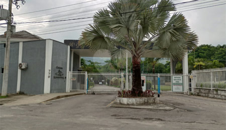 Casa à venda com 5 quartos, sendo 3 suítes,  no condomínio Mansões da Prata, Rio de Janeiro - RJ