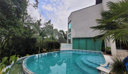 Casa à venda ou para alugar com 3 suítes no condomínio Parque Petrópolis 4 Secção, Mairiporã - SP