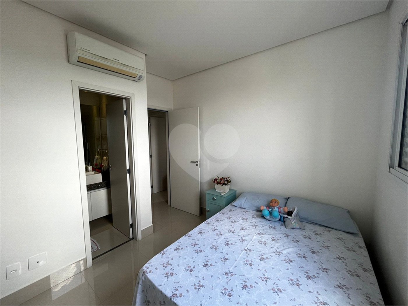 Apartamento à venda com 3 quartos, sendo 2 suítes, em Cidade Alta, Cuiabá, MT