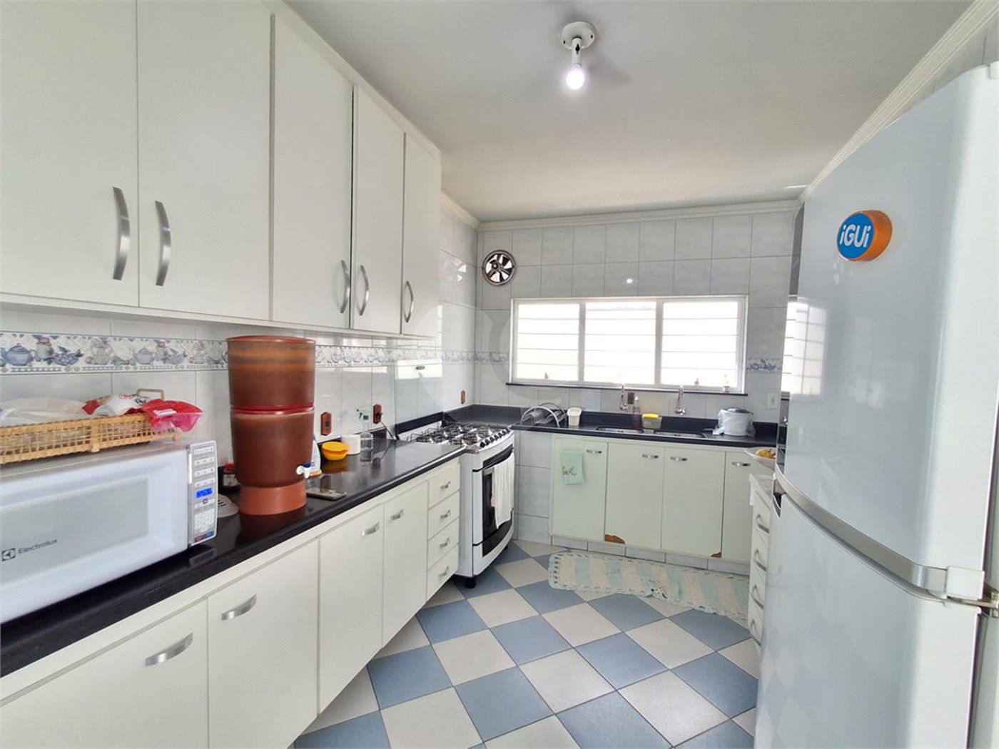 Casa à venda com 4 quartos, sendo 1 suíte, em Wanel Ville, Sorocaba, SP