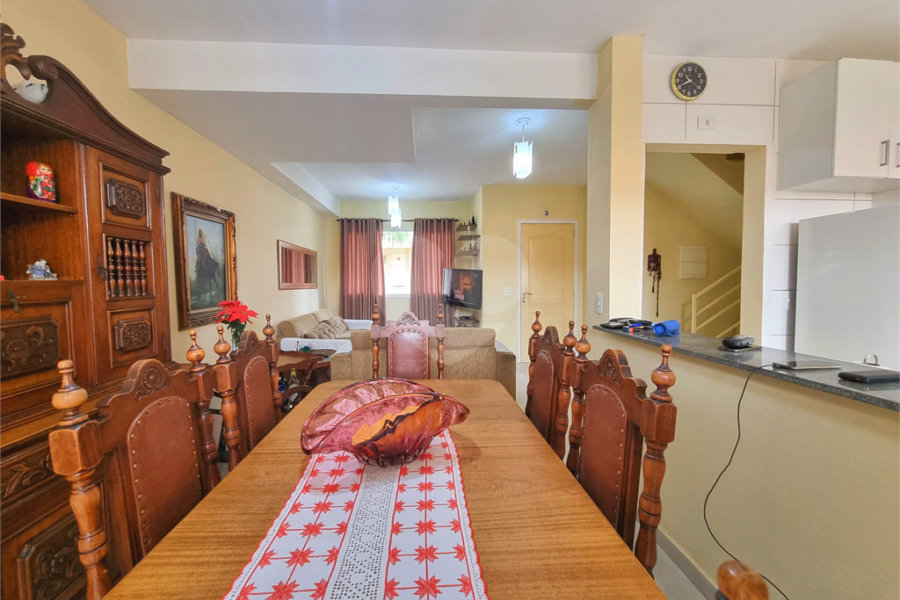 Casa à venda com 3 quartos, sendo 1 suíte, no condomínio Village St. Louis, São Paulo - SP
