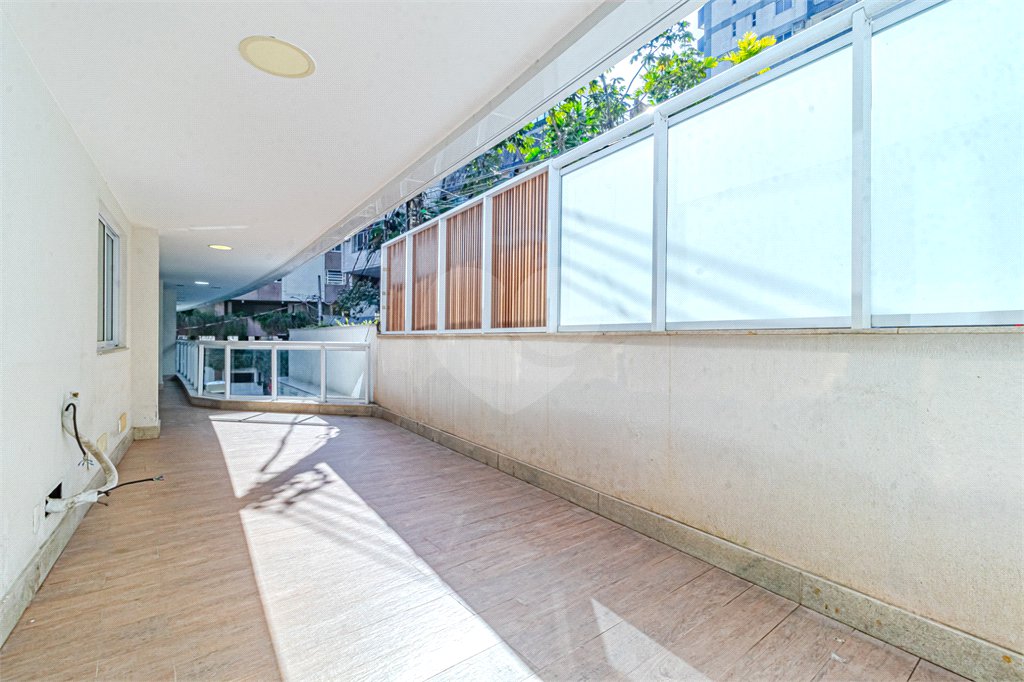 Apartamento à venda com 3 quartos, sendo 1 suíte, em Lagoa, Rio de Janeiro, RJ