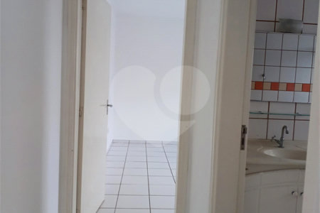 Sobrado à venda com 2 quartos em Jardim Ana Maria, Sorocaba, SP