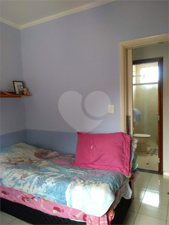 Sobrado à venda com 3 quartos, sendo 2 suítes, no Centro, Araraquara, SP