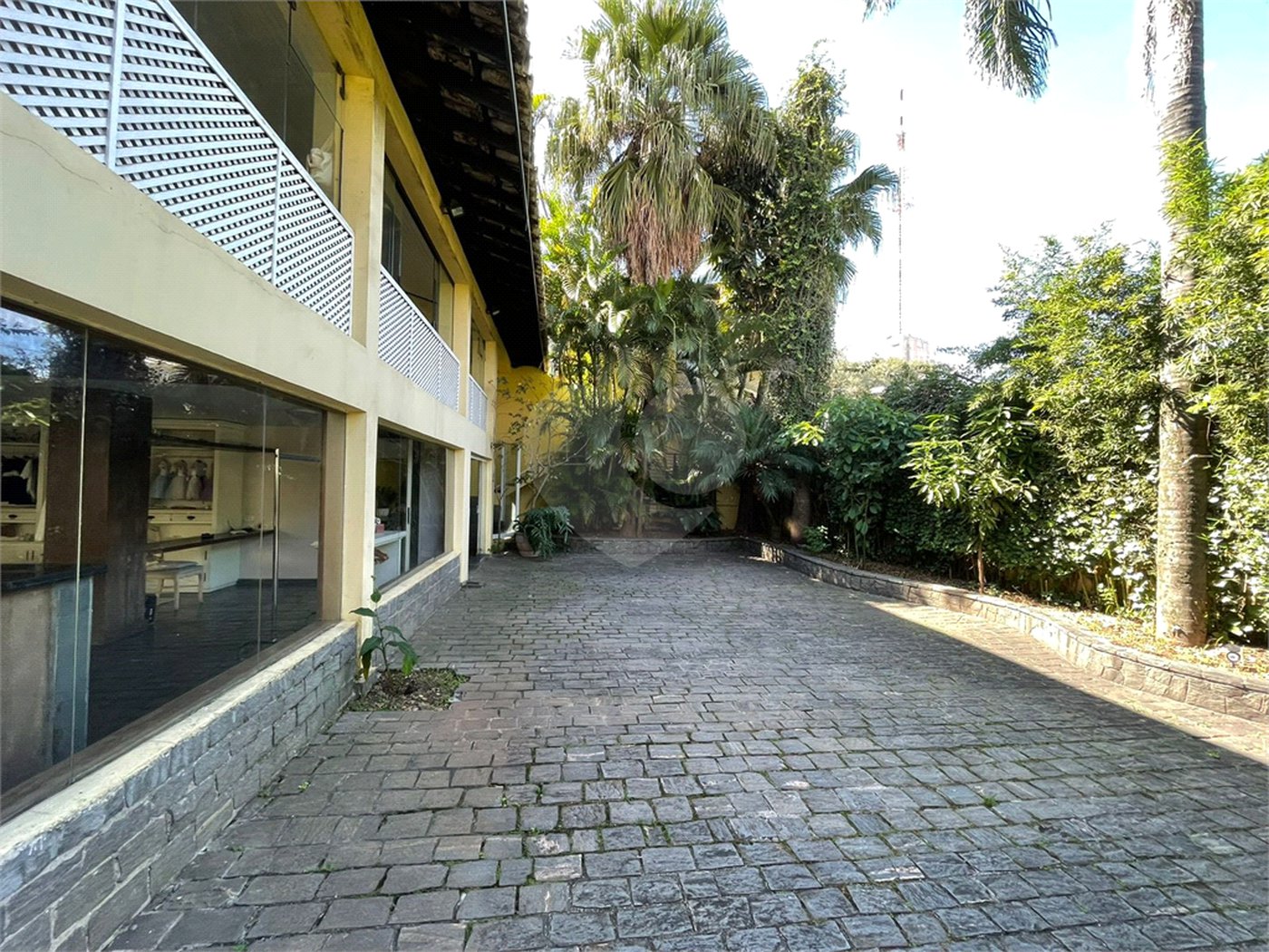 Sobrado à venda com 4 suítes em Sumaré, São Paulo, SP