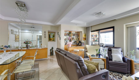 Apartamento à venda com 3 quartos, sendo 2 suítes,  em Santo Amaro, São Paulo, SP