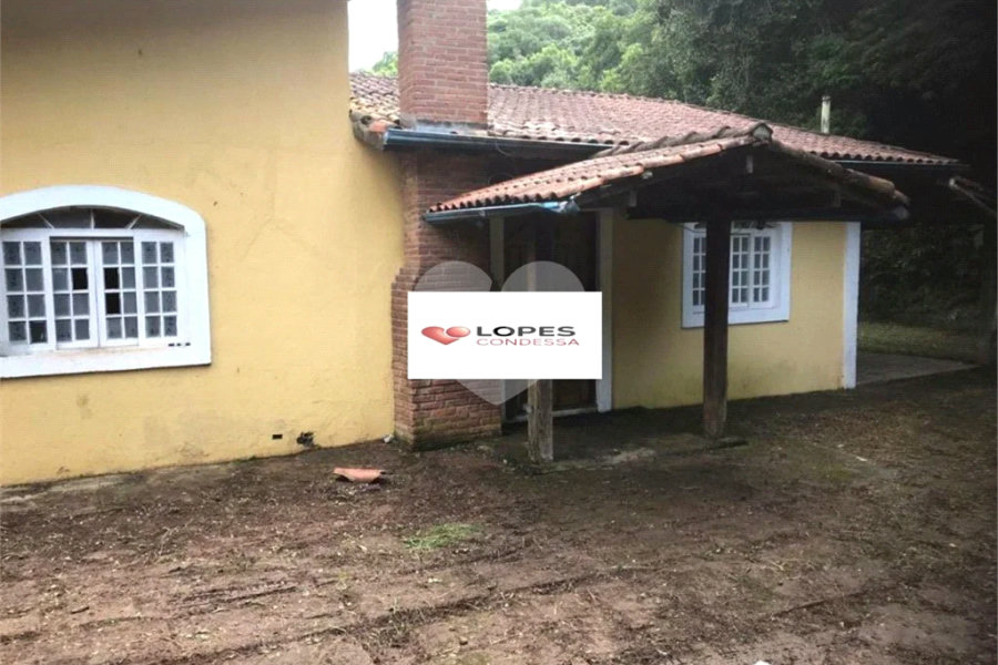 Casa Térrea à venda com 3 quartos, sendo 2 suítes, em Roseira, Mairiporã, SP