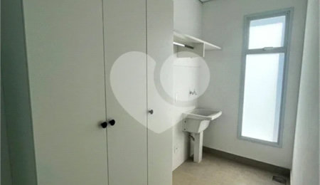 Casa à venda com 3 suítes no condomínio Quinta das Parreiras, Valinhos - SP