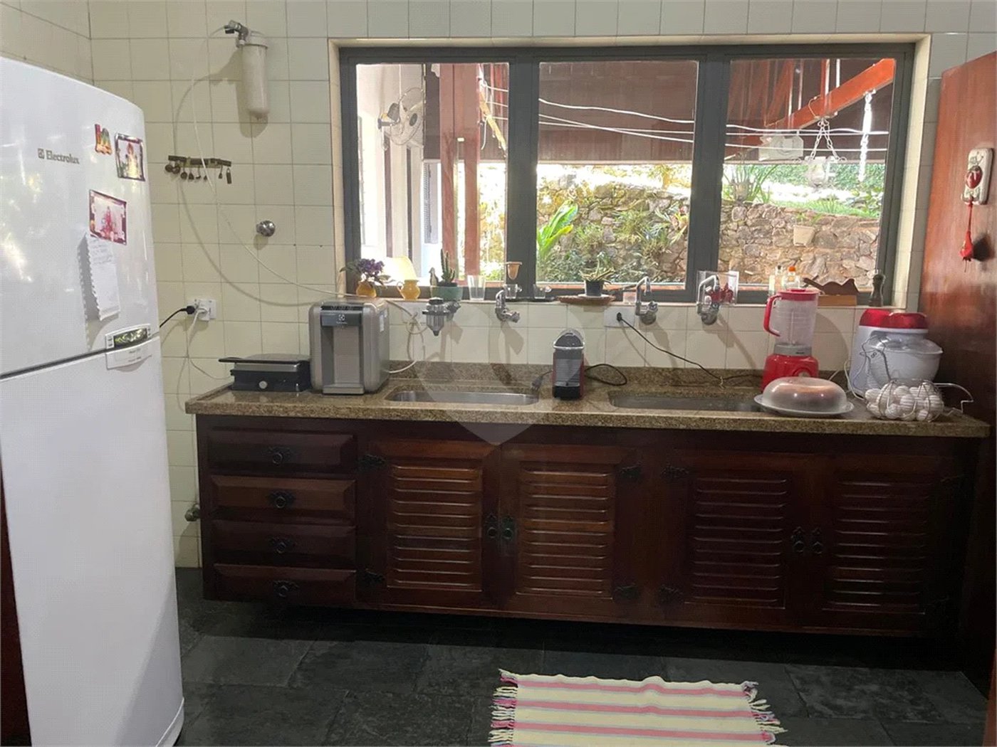 Casa à venda, 742 m², com piscina, 5 suítes, em Embu das Artes