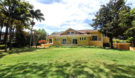 Casa à venda com 4 suítes no condomínio Chácara Flora, São Paulo - SP