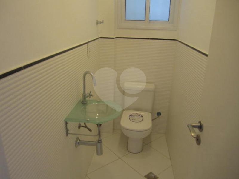 Casa à venda com 4 quartos, sendo 2 suítes, em Moema, São Paulo, SP