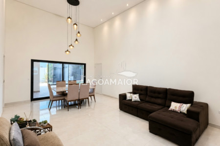 Casa à venda com 3 quartos, sendo 3 suítes, no condomínio Residencial Costa Leste, Três Lagoas - MS