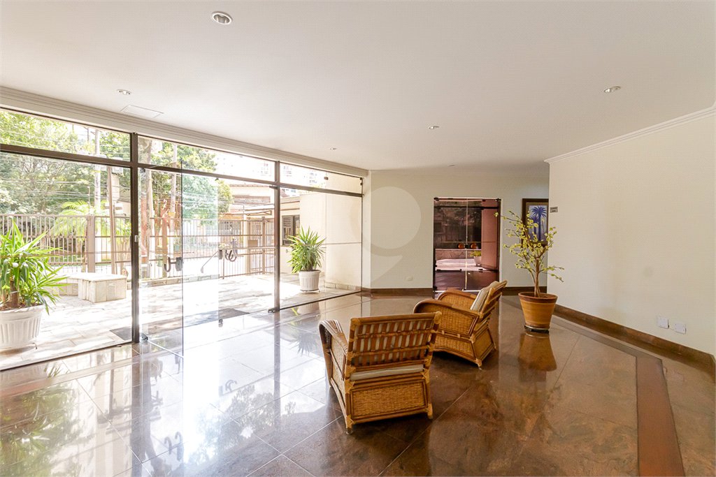 Apartamento à venda com 3 suítes em Aclimação, São Paulo, SP