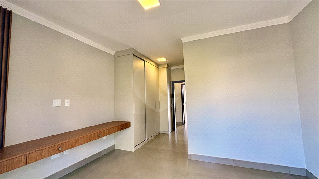 Casa à venda com 4 quartos, sendo 1 suíte,  no condomínio Villagio Milano, Sorocaba - SP