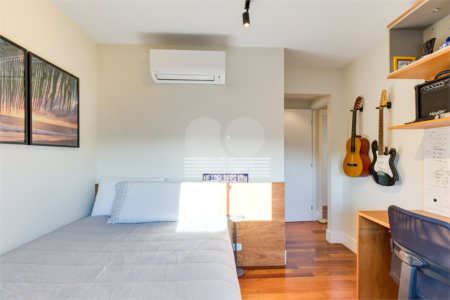 Apartamento à venda com 3 quartos, sendo 2 suítes,  em Jardim Marajoara, São Paulo, SP