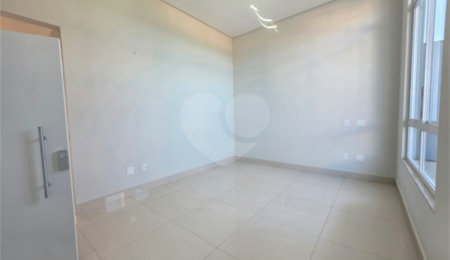 Casa à venda com 3 suítes em Marambaia, Vinhedo, SP