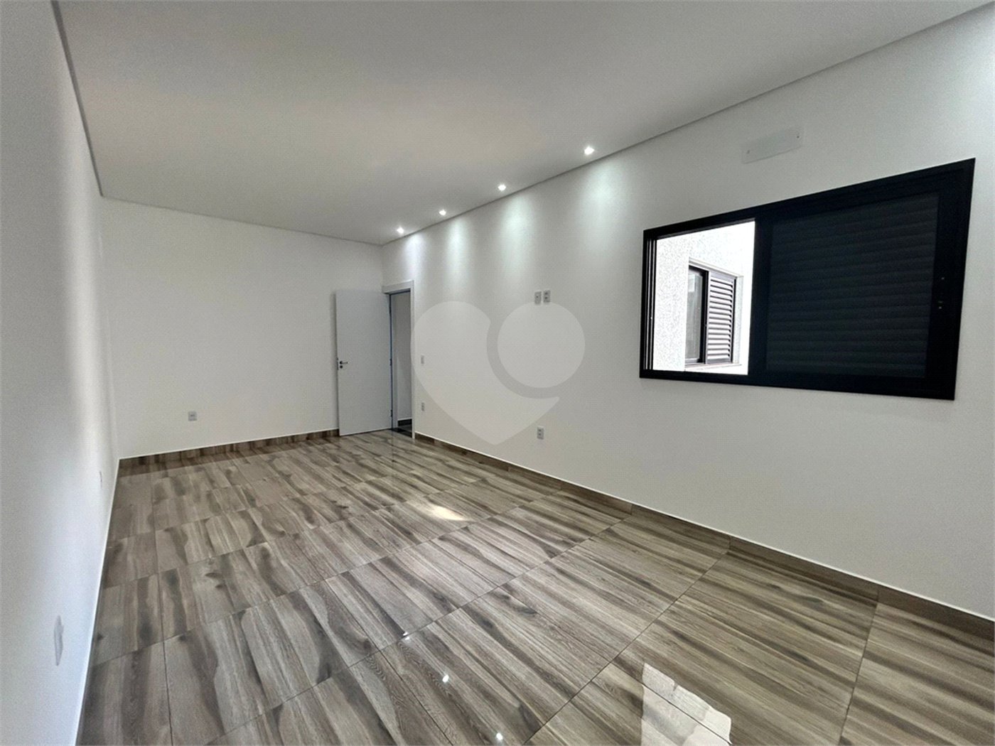Casa à venda com 3 quartos, sendo 1 suíte, no condomínio Villagio Wanel, Sorocaba - SP