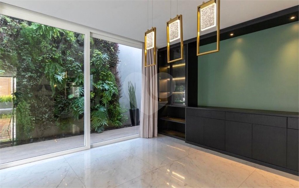 Casa à venda com 4 suítes no condomínio Hípica Garden, São Paulo - SP