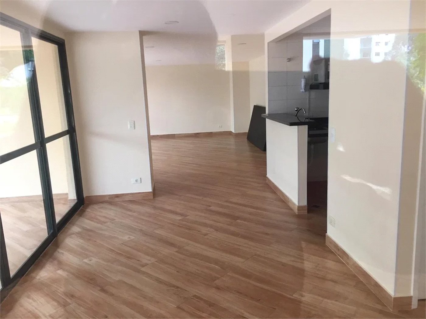 Apartamento à venda com 3 suítes em Vila Suzana, São Paulo, SP