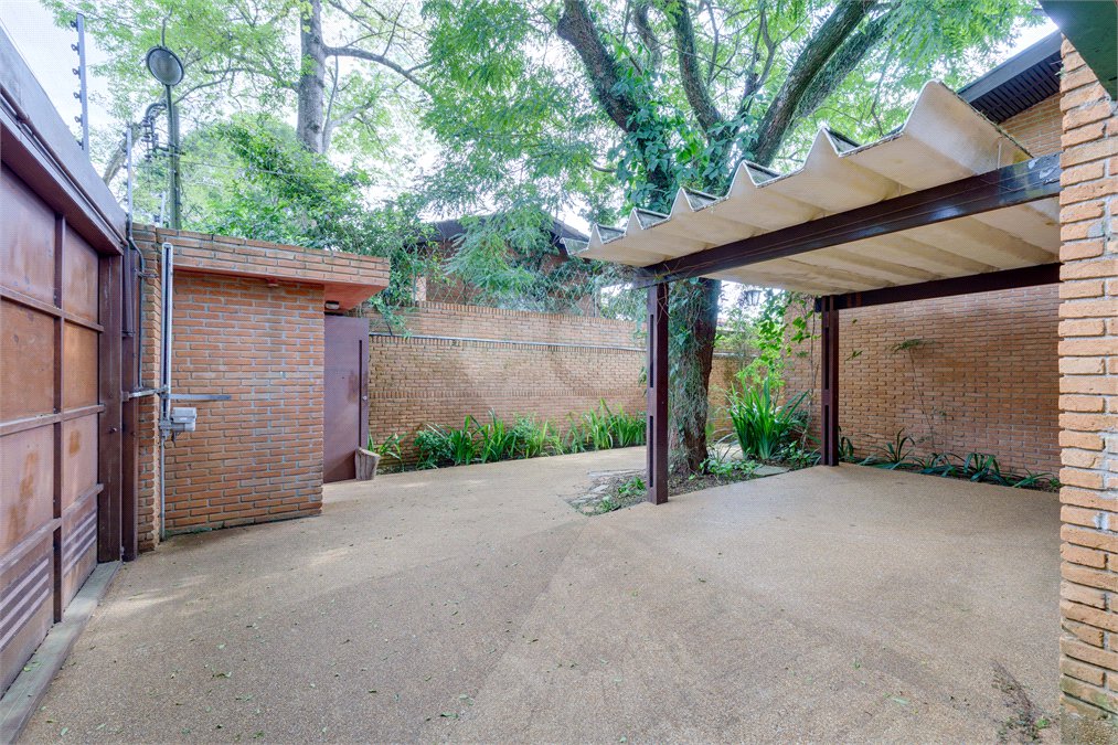 Casa Térrea à venda com 3 quartos, sendo 1 suíte, em Alto da Boa Vista, São Paulo, SP