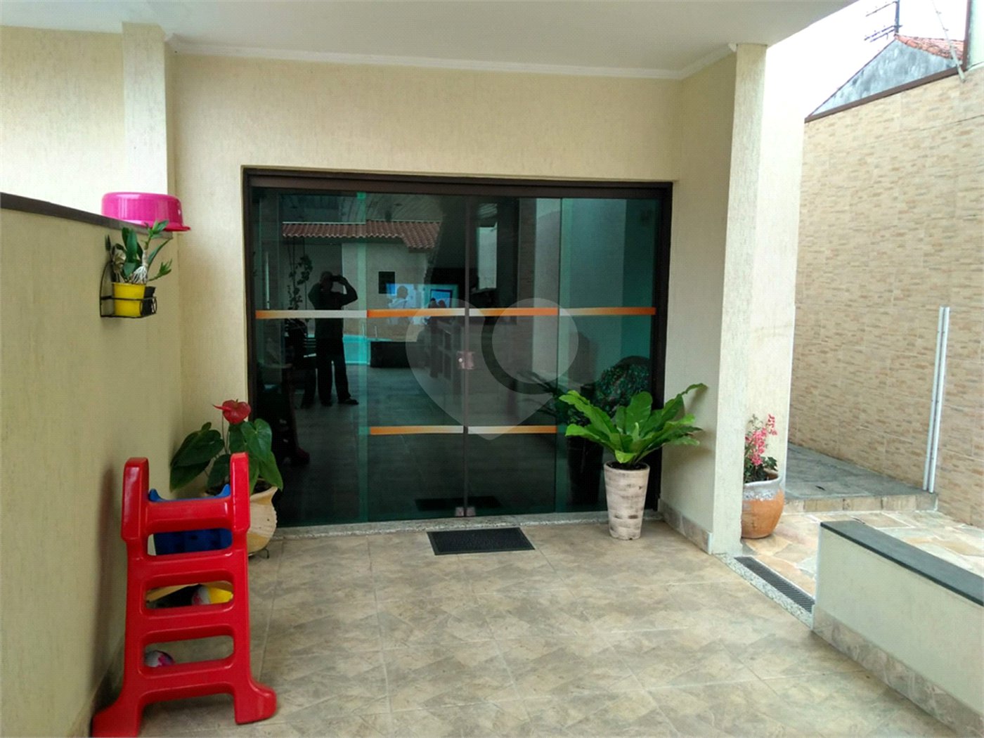 Casa à venda com 3 quartos, sendo 2 suítes,  em Vila Suissa, Mogi das Cruzes, SP