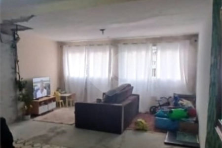 Sobrado à venda com 3 quartos, sendo 1 suíte,  em Jardim Peri Peri, São Paulo, SP