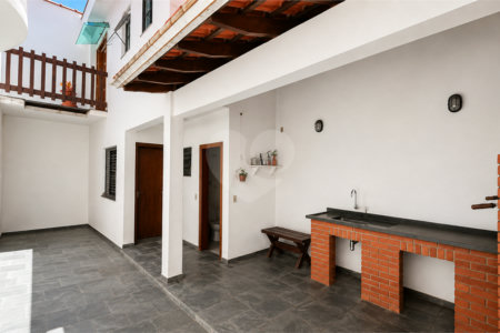 Sobrado à venda com 4 quartos, sendo 2 suítes, em Vila Pires, Santo André, SP