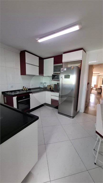 Sobrado à venda com 3 suítes em Vila Constança, São Paulo, SP