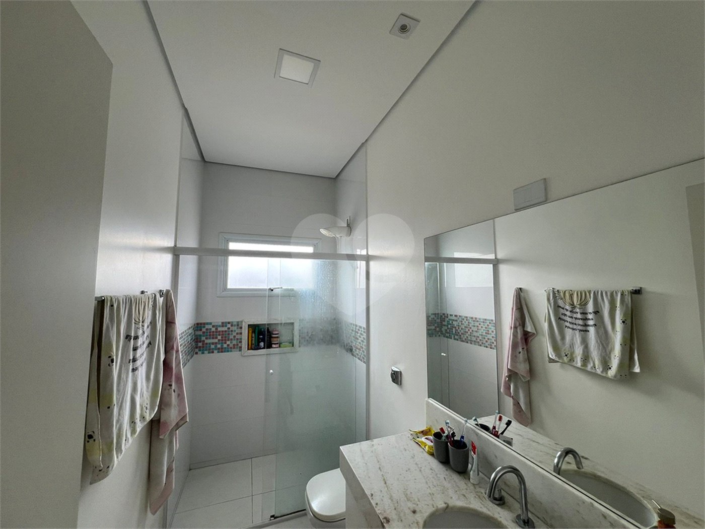 Casa à venda com 3 quartos, sendo 1 suíte,  no condomínio Golden Park Residence, Sorocaba - SP
