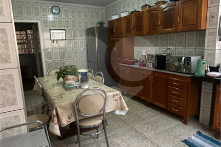 Sobrado à venda com 3 quartos, sendo 2 suítes,  em Vila Lúcia, Poá, SP