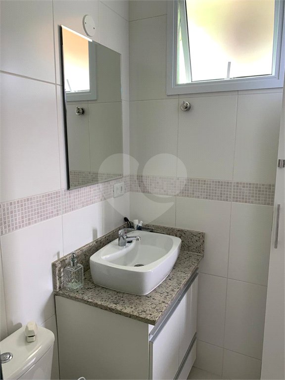 Sobrado à venda com 3 quartos, sendo 1 suíte,  em Vila Gumercindo, São Paulo, SP